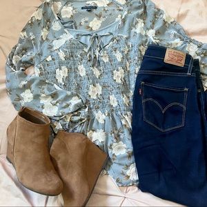American Eagle floral blouse